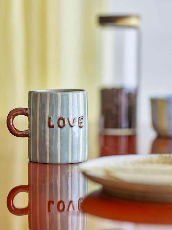 82063181-mug-cherish-bloomingville