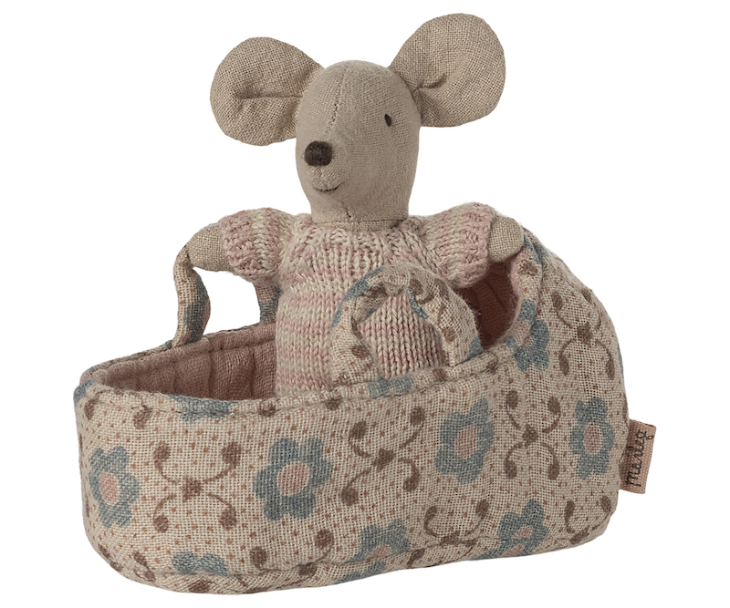 bébé-souris-fille-couffin-maileg