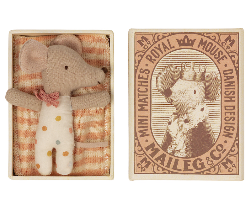 Petite Souris Bebe Fille Dans Sa Boite Maileg Le Joli Shop
