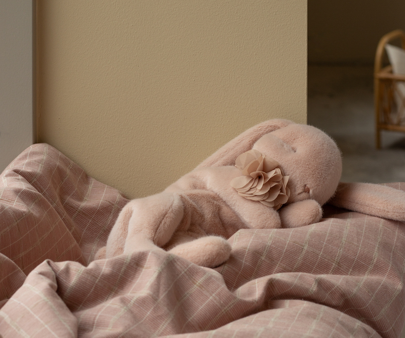 lapin-couche-maileg-rose-5990
