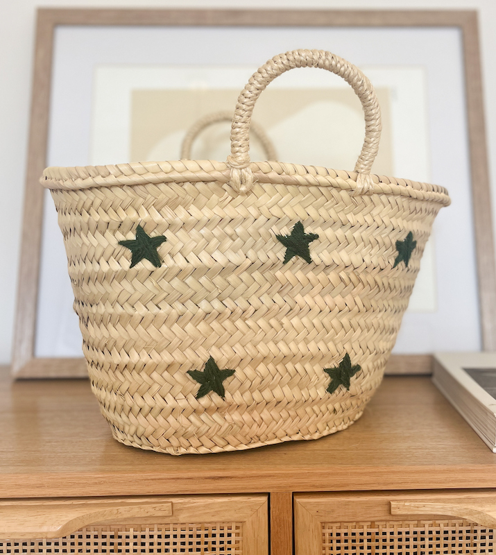 panier-avec-etoiles-brodees
