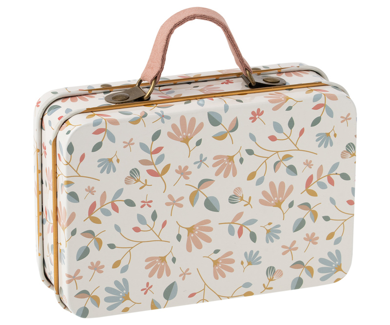 https://www.lejoli-shop.com/media/petite_valise_fleurs_rose_maileg.jpg