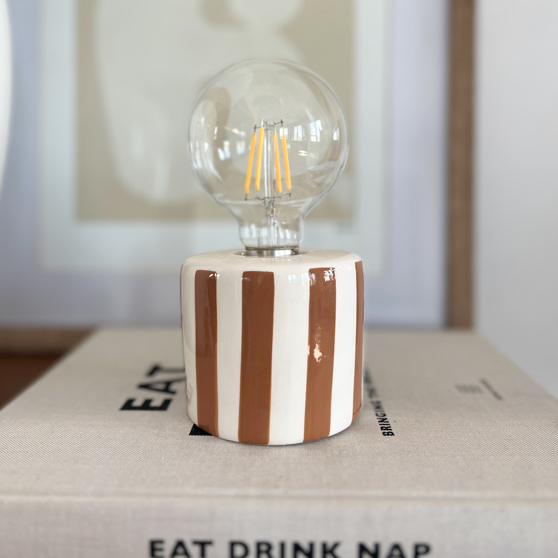 petite-lampe-appoint-rayures-ceramique
