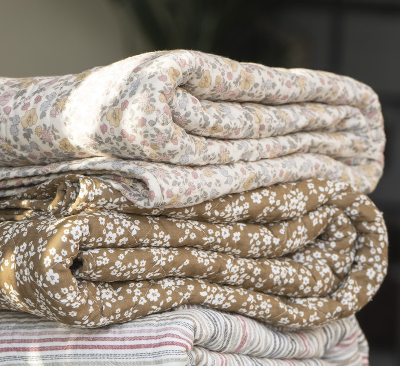 plaid-matelasse-a-fleurs-3