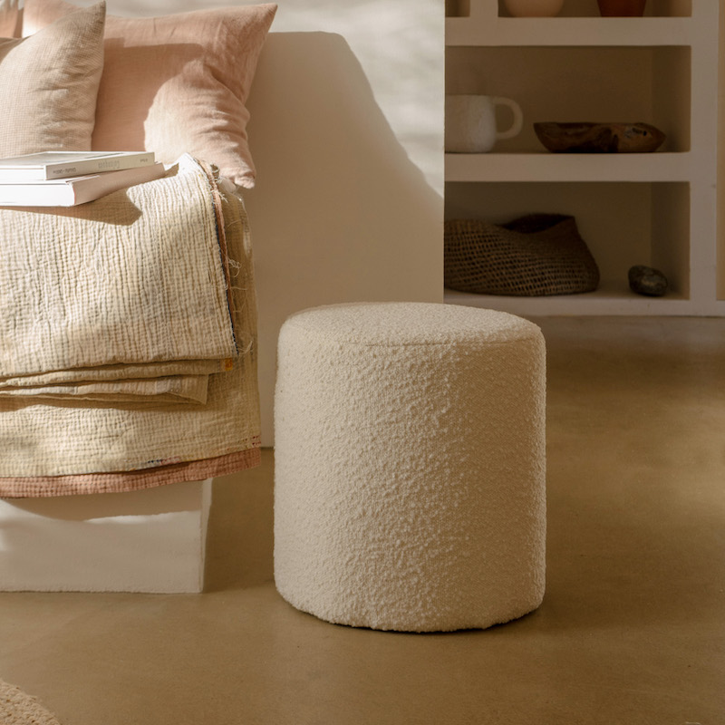 pouf-en-bouclette-beige