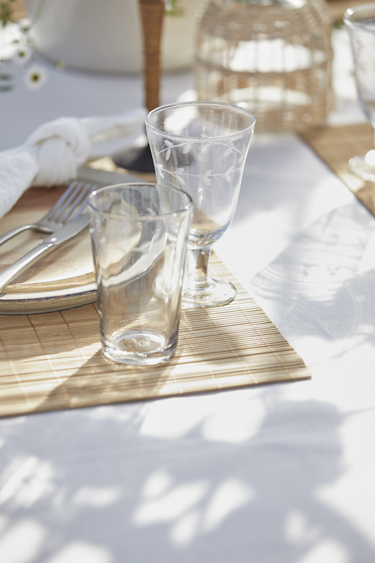 set-de-table-en-jonc
