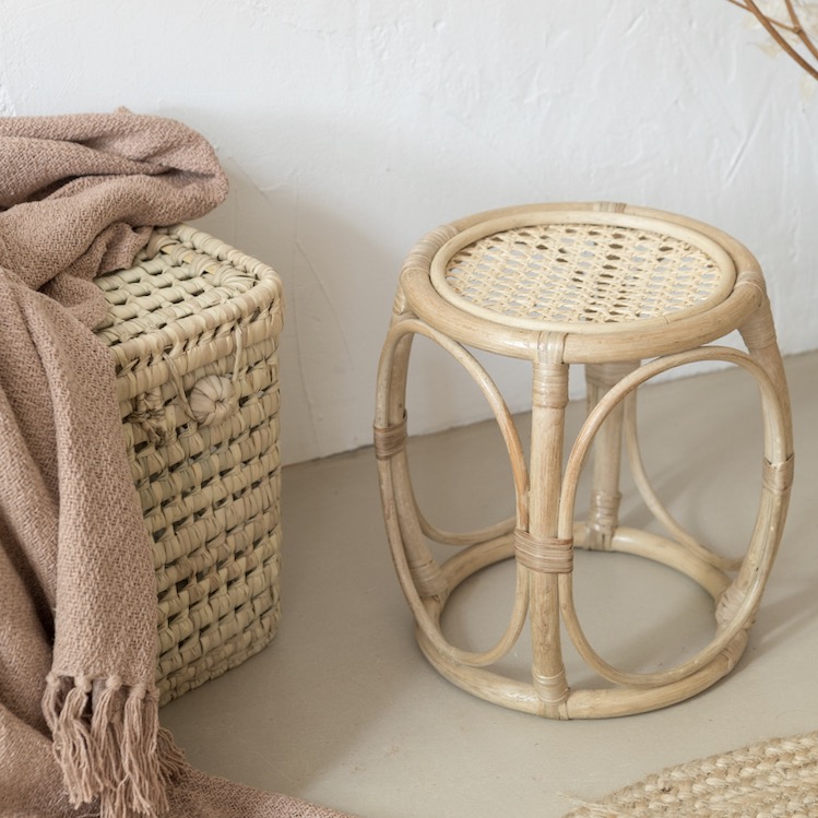 tabouret-en-bambou-et cannage