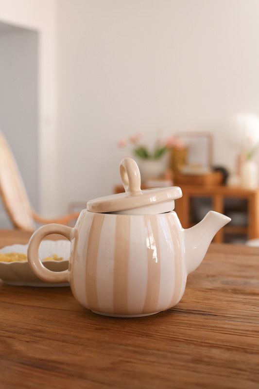 theiere-ceramique-rayures-beige