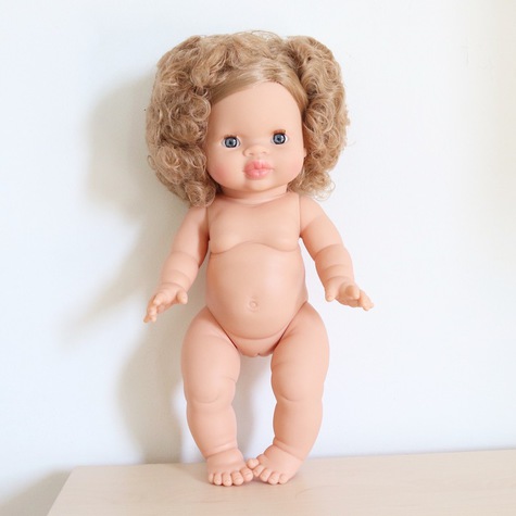 anais-poupee-minikane