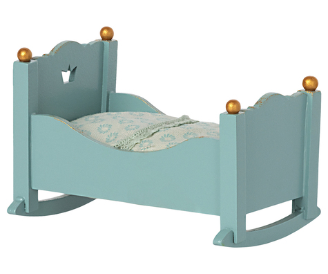 berceau-bleu-bois-maileg