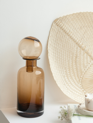 bouteille-avec-bouchon-ambre