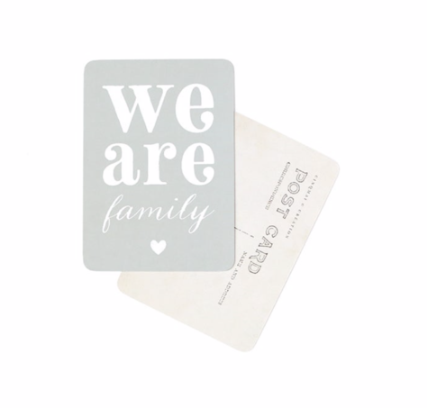 carte-we-are-family-cinq-mai-postale