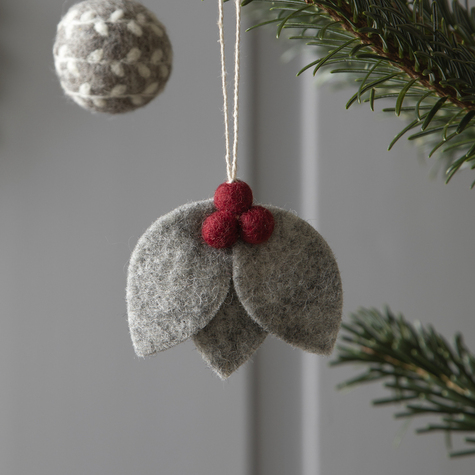 decoration-feuilles-baies-rouges-noel