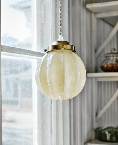 lampe-boule-laiton-opale