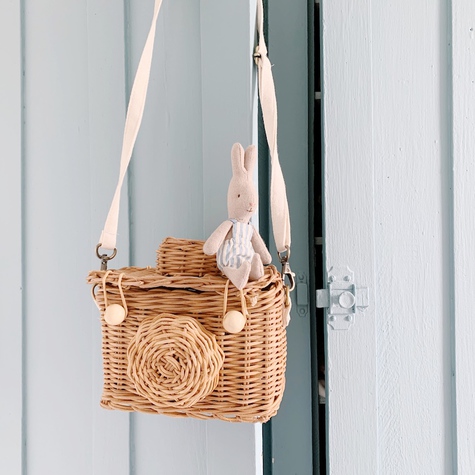 sac-bandouliere-appareil-photo-en-rotin-lapin-maileg