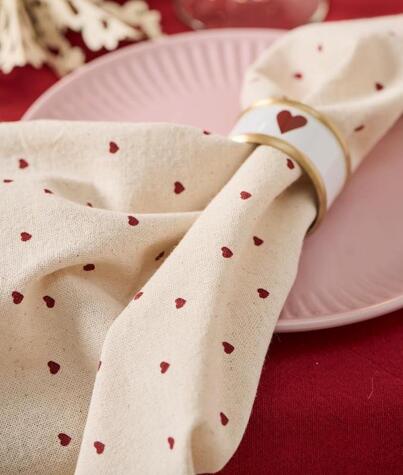 serviette-de-table-coeurs