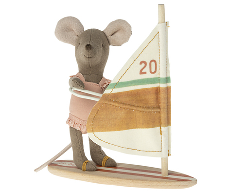 souris-petite-soeur-planche-a-voile-maileg