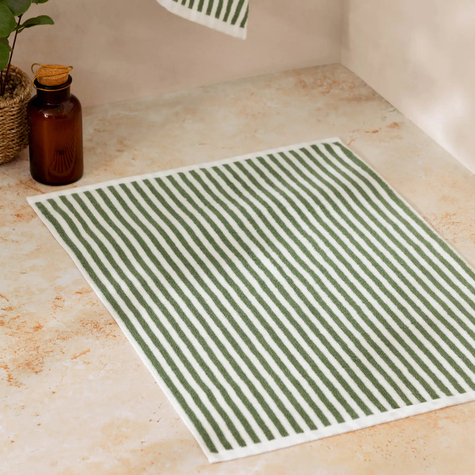 tapis-de-bain-rayures-vertes