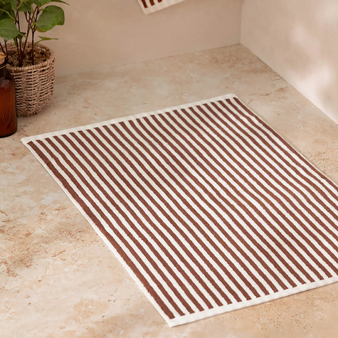 tapis-rayures-marron-blanc